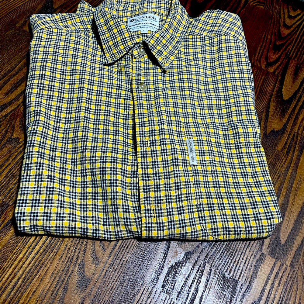 Men’s large Columbia Shirt